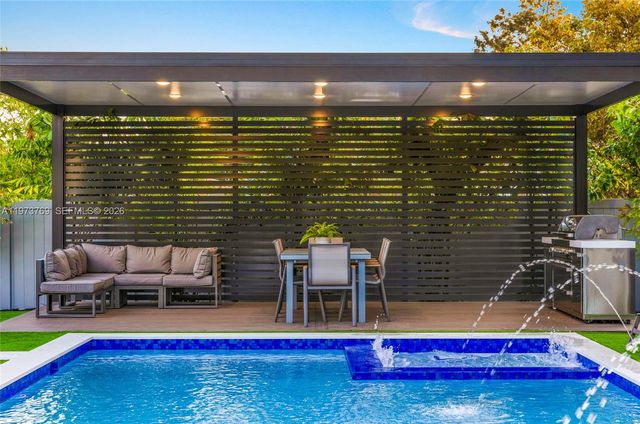 2100 SW 9th Ave, Miami, FL 33129