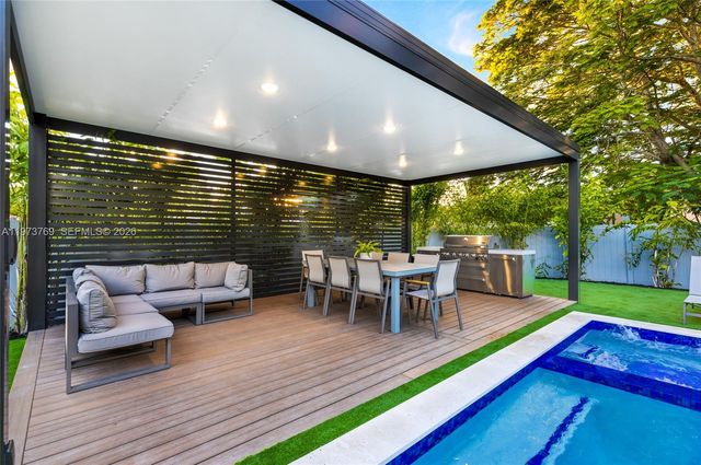 2100 SW 9th Ave, Miami, FL 33129