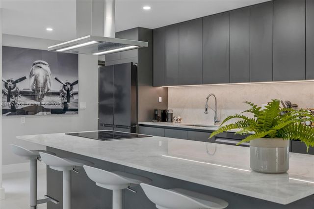 2100 SW 9th Ave, Miami, FL 33129