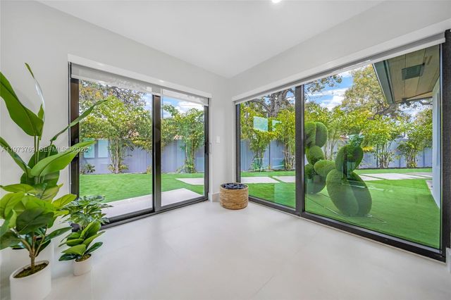 2100 SW 9th Ave, Miami, FL 33129