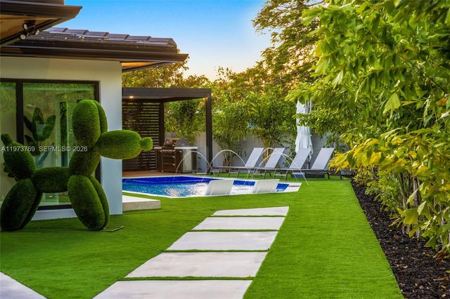 2100 SW 9th Ave, Miami, FL 33129