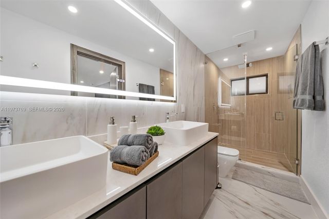 2100 SW 9th Ave, Miami, FL 33129