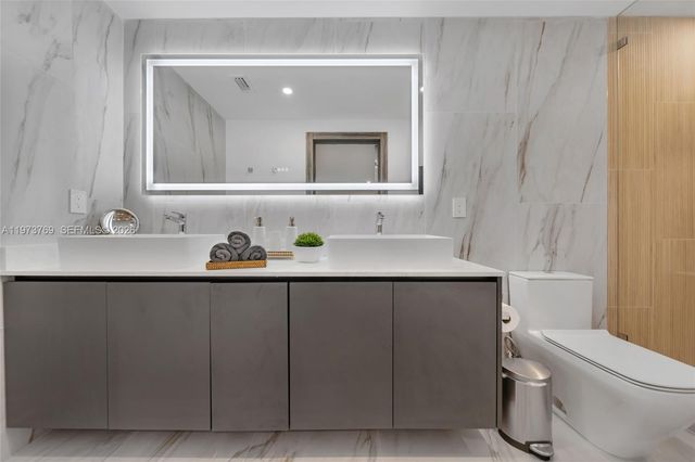 2100 SW 9th Ave, Miami, FL 33129