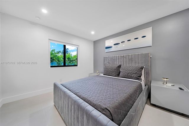 2100 SW 9th Ave, Miami, FL 33129