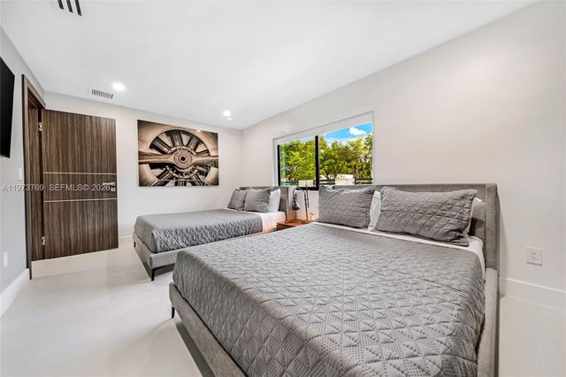 2100 SW 9th Ave, Miami, FL 33129