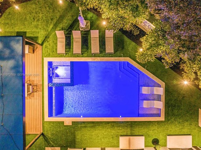 2100 SW 9th Ave, Miami, FL 33129