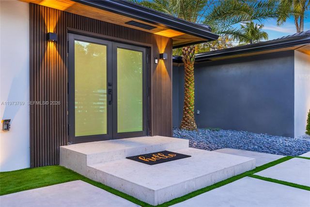 2100 SW 9th Ave, Miami, FL 33129