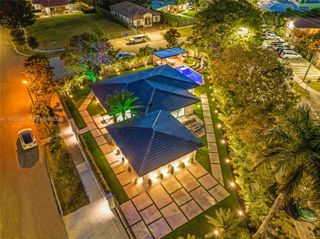 2100 SW 9th Ave, Miami, FL 33129