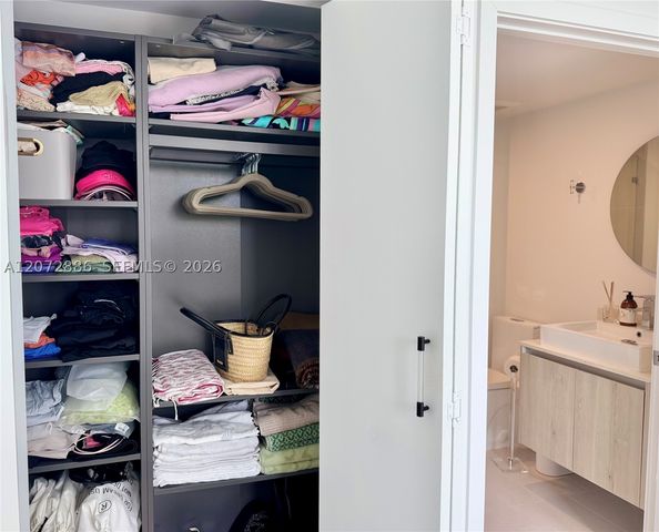 13800 Highland Dr 307, North Miami Beach, FL 33181