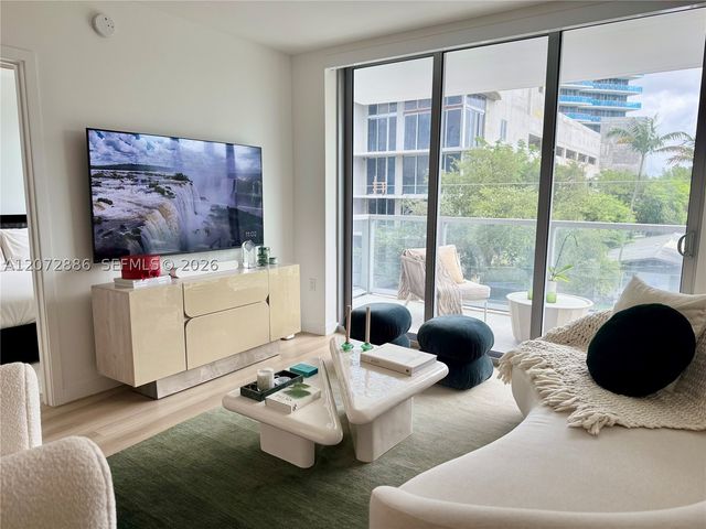 13800 Highland Dr 307, North Miami Beach, FL 33181