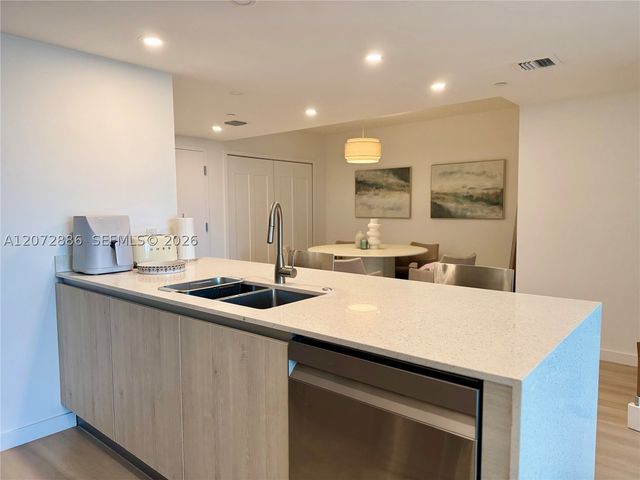 13800 Highland Dr 307, North Miami Beach, FL 33181