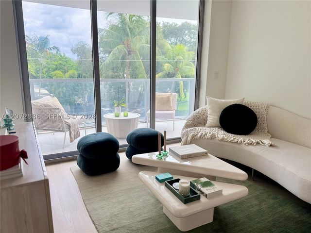 13800 Highland Dr 307, North Miami Beach, FL 33181