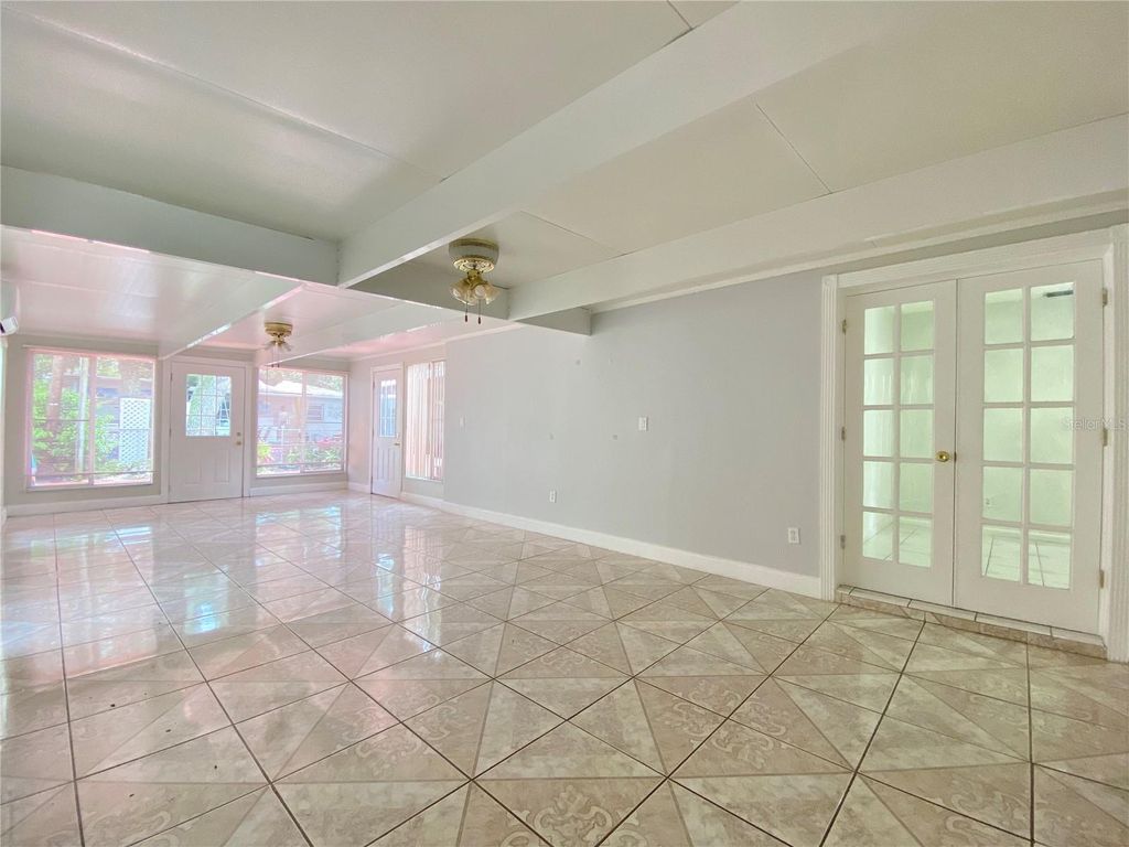 Image 7 of property listing at 3112 W TAMPA BAY BOULEVARD, Tampa, FL 33607