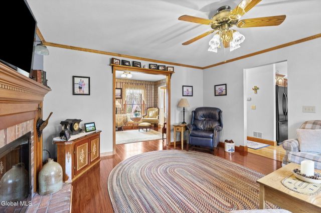 32 Halsted Lane, Ravena, NY 12143