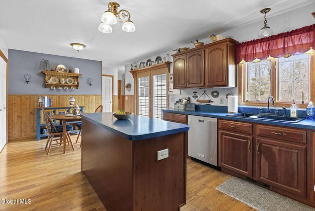 32 Halsted Lane, Ravena, NY 12143