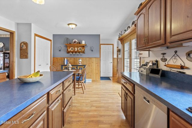 32 Halsted Lane, Ravena, NY 12143