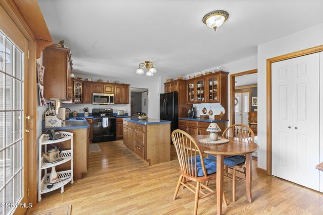 32 Halsted Lane, Ravena, NY 12143