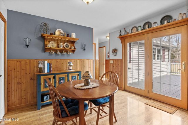32 Halsted Lane, Ravena, NY 12143