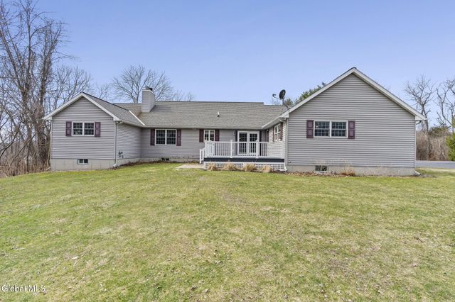 32 Halsted Lane, Ravena, NY 12143