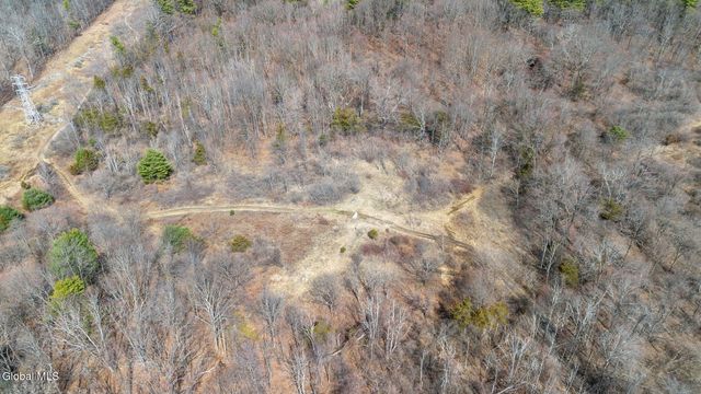 32 Halsted Lane, Ravena, NY 12143