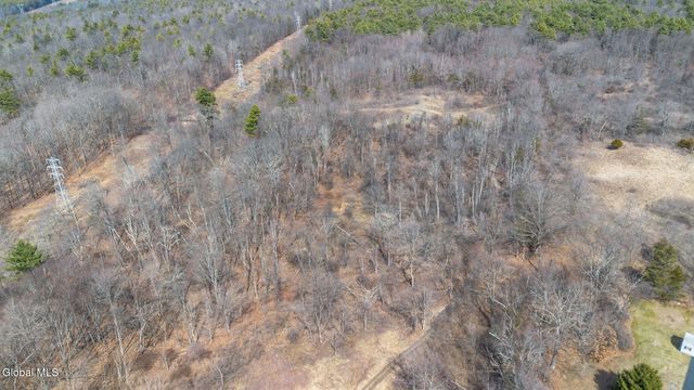 32 Halsted Lane, Ravena, NY 12143