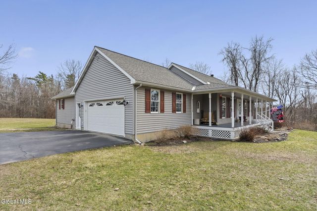 32 Halsted Lane, Ravena, NY 12143