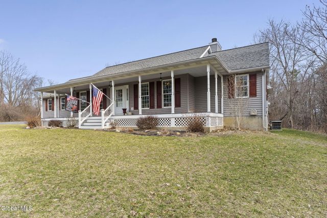 32 Halsted Lane, Ravena, NY 12143