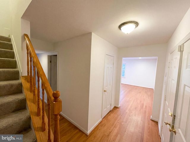 114 APPLEWOOD CT, Hamilton, VA 20158