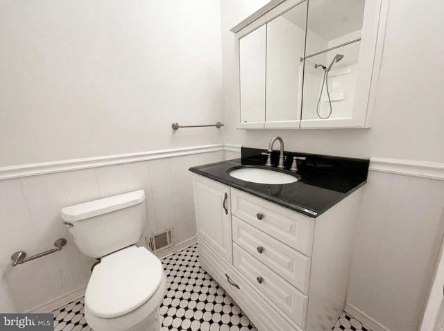 114 APPLEWOOD CT, Hamilton, VA 20158