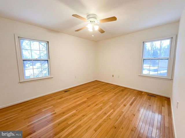 114 APPLEWOOD CT, Hamilton, VA 20158