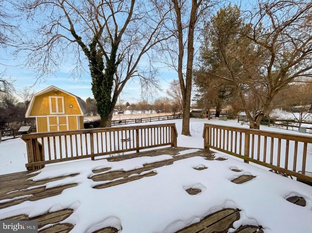 114 APPLEWOOD CT, Hamilton, VA 20158