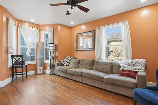 5 Ripley Place, Worcester, MA 01610