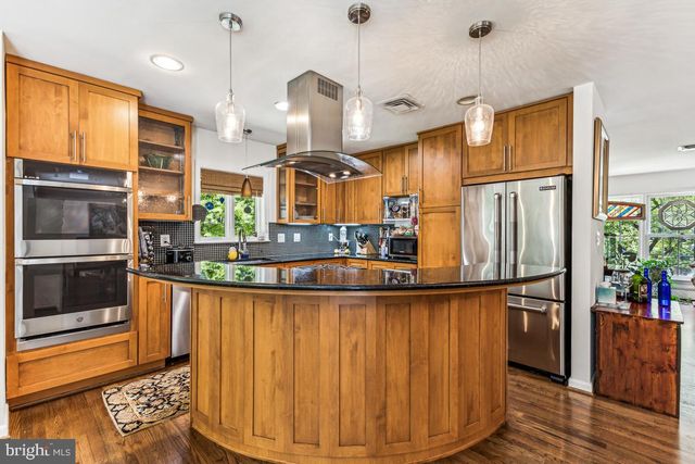 1506 WOODACRE DR, Mclean, VA 22101