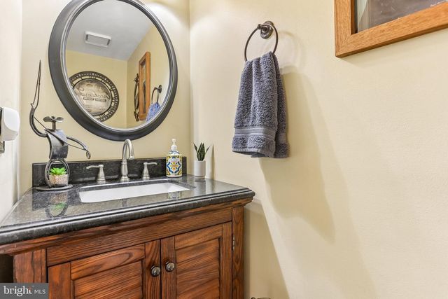 1204 WOODSVIEW DR, Garnet Valley, PA 19060