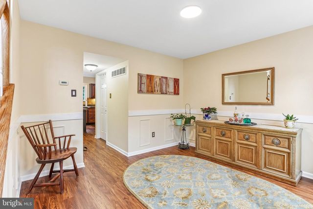 1204 WOODSVIEW DR, Garnet Valley, PA 19060