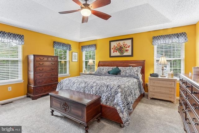 1204 WOODSVIEW DR, Garnet Valley, PA 19060