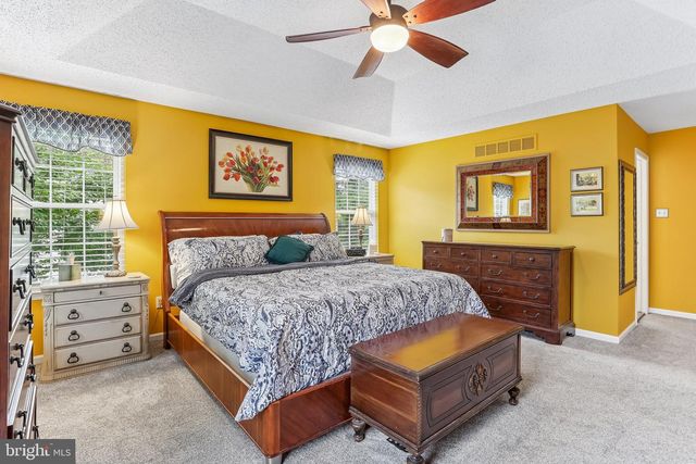 1204 WOODSVIEW DR, Garnet Valley, PA 19060