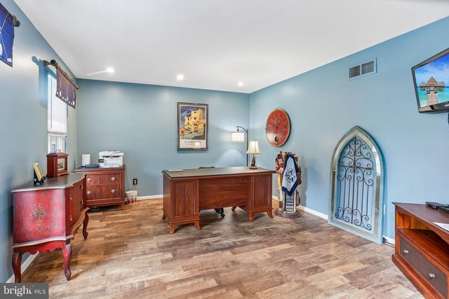 1204 WOODSVIEW DR, Garnet Valley, PA 19060
