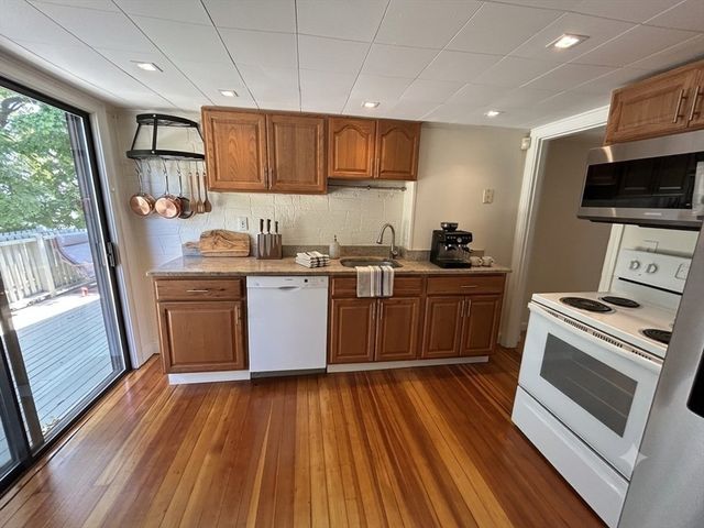 97-2 Court St 2, Newton, MA 02458