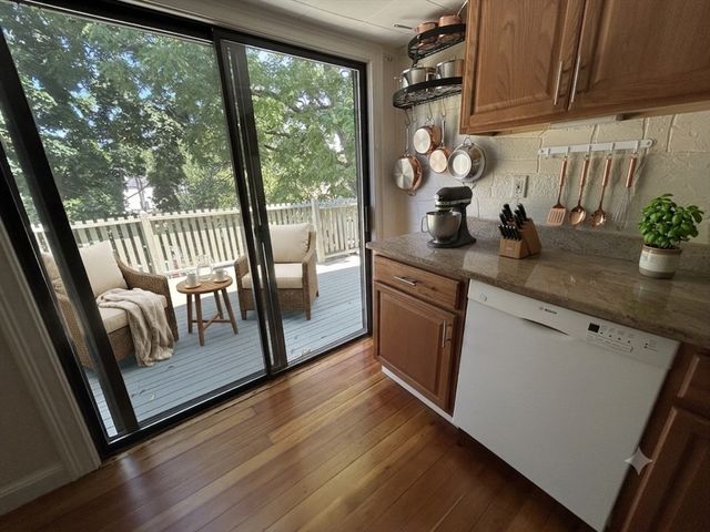 97-2 Court St 2, Newton, MA 02458