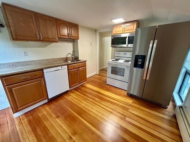 97-2 Court St 2, Newton, MA 02458