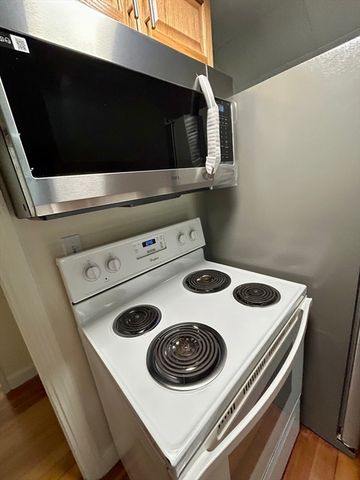 97-2 Court St 2, Newton, MA 02458