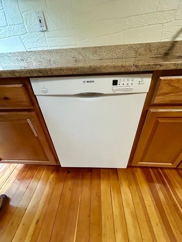 97-2 Court St 2, Newton, MA 02458