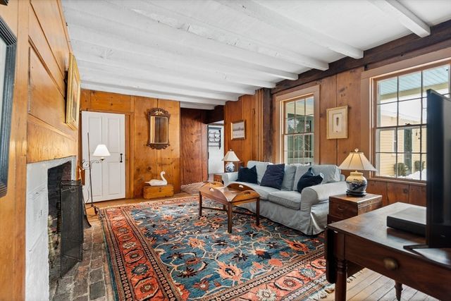 139 Walpole St, Dover, MA 02030