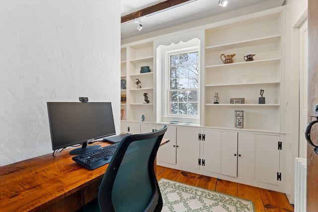 139 Walpole St, Dover, MA 02030