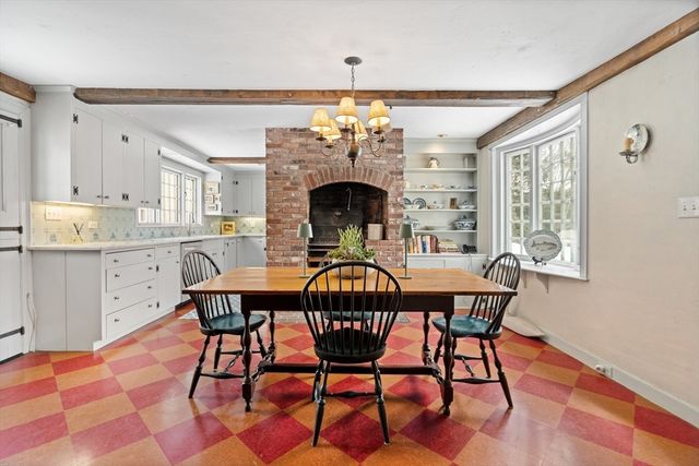 139 Walpole St, Dover, MA 02030