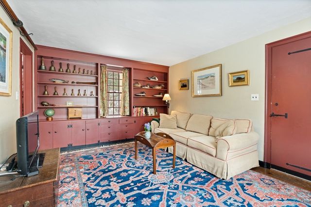 139 Walpole St, Dover, MA 02030