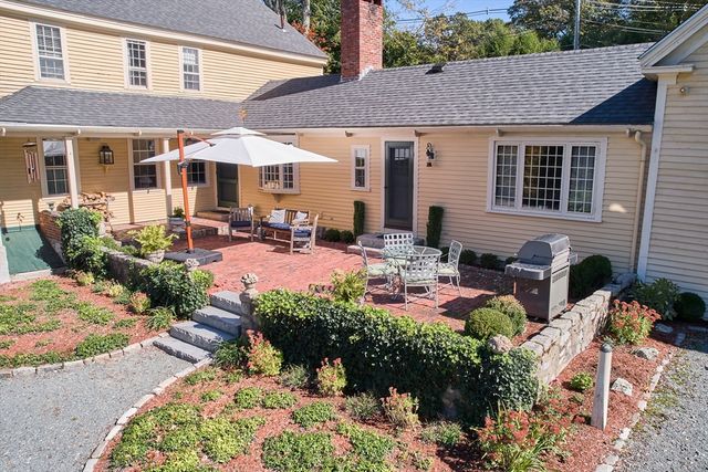 139 Walpole St, Dover, MA 02030