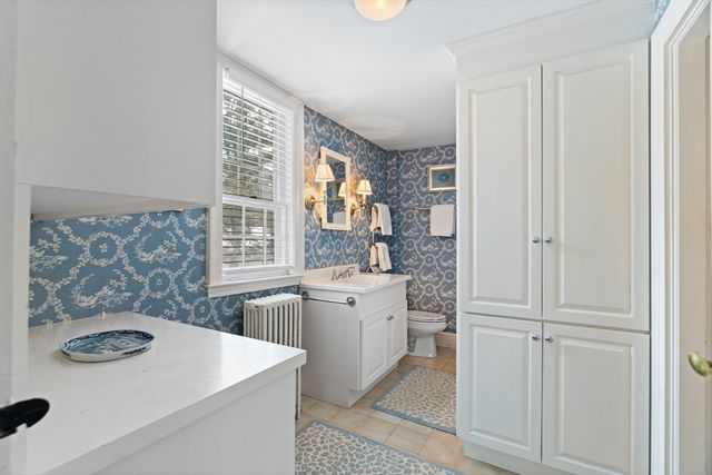 139 Walpole St, Dover, MA 02030