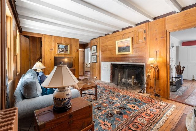 139 Walpole St, Dover, MA 02030